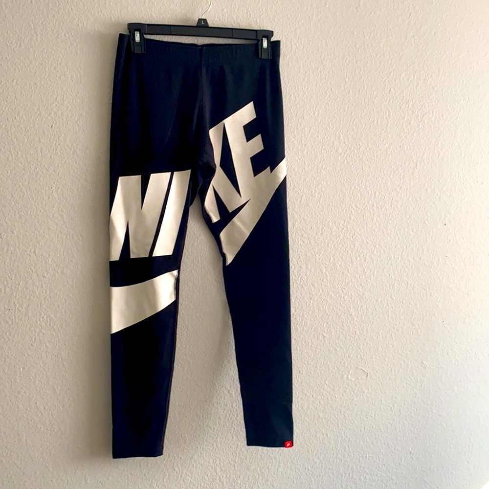 🖤NIKE LEGGINGS🖤
